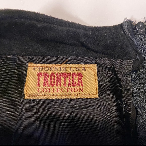 Black Suede Skirt w fringe, fully lined, 26 inch waist.Made in 🇺🇸 Boho/Cowgirl - Picture 5 of 11